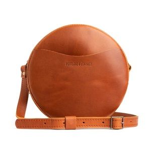 Portland Leather - CIRCLE CROSSBODY Bag - Large - Honey